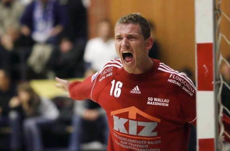 Zurück zu seinen Wurzelen Dennis Tillmann TRrainiert die Wallauer Handballjugend.