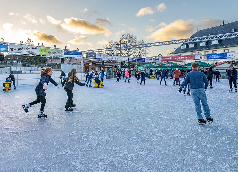 Der Hofheimer-Eiszauber begeisterte auch im vergangenen Jahr.